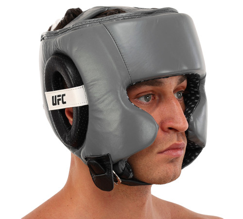 Шолом боксерський у мексиканському стилі шкіряний UFC PRO Training M срібний-чорний
